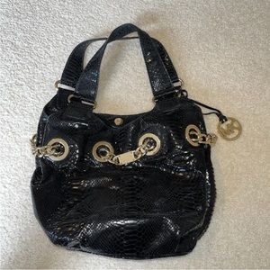 Michael Kors Black faux Snake Skin Bucket Tote Bag Purse Pocketbook Leather